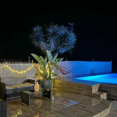 Casa Con Piscina Uso Privado Cunit